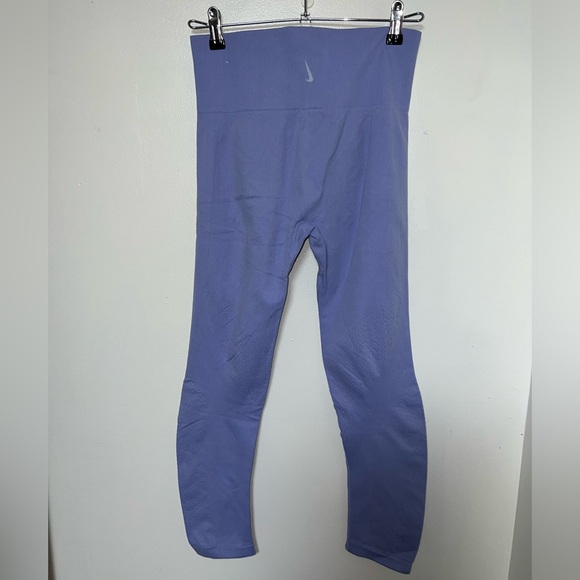 Nike Yoga Leggings - Picture 3 of 5